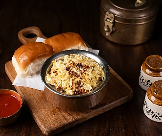 Akuri served with pav